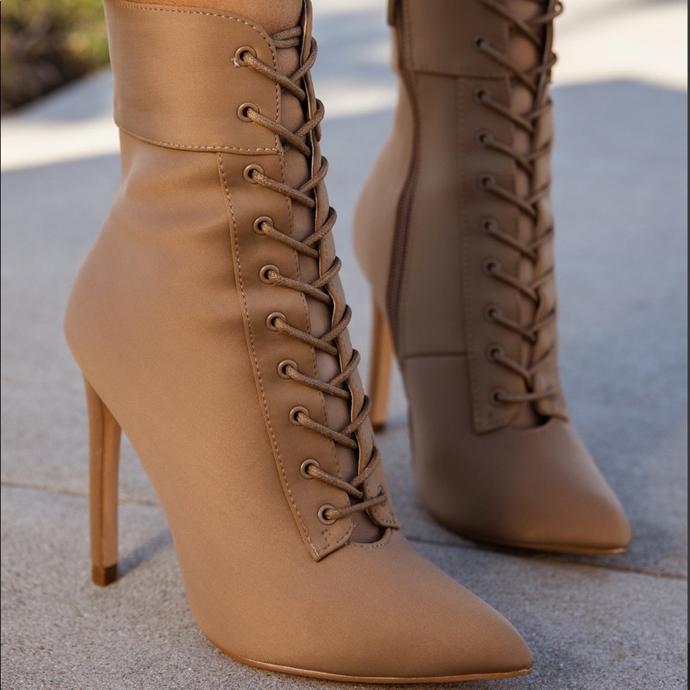 🔥New🔥Kairi Booties -Mocha. True to size.